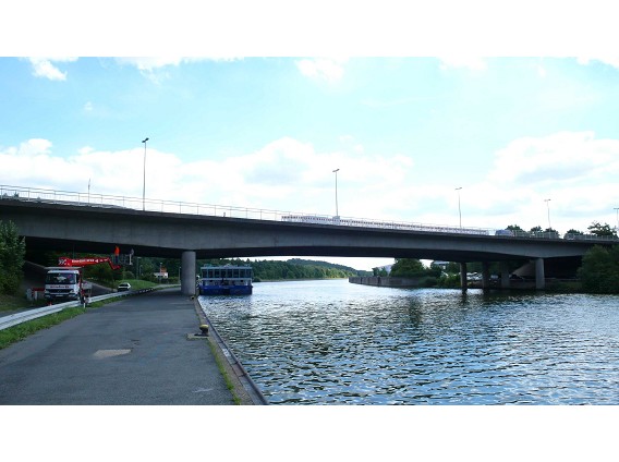 Br&uuml;cke Hafenstra&szlig;e &uuml;ber Main-Donau-Kanal